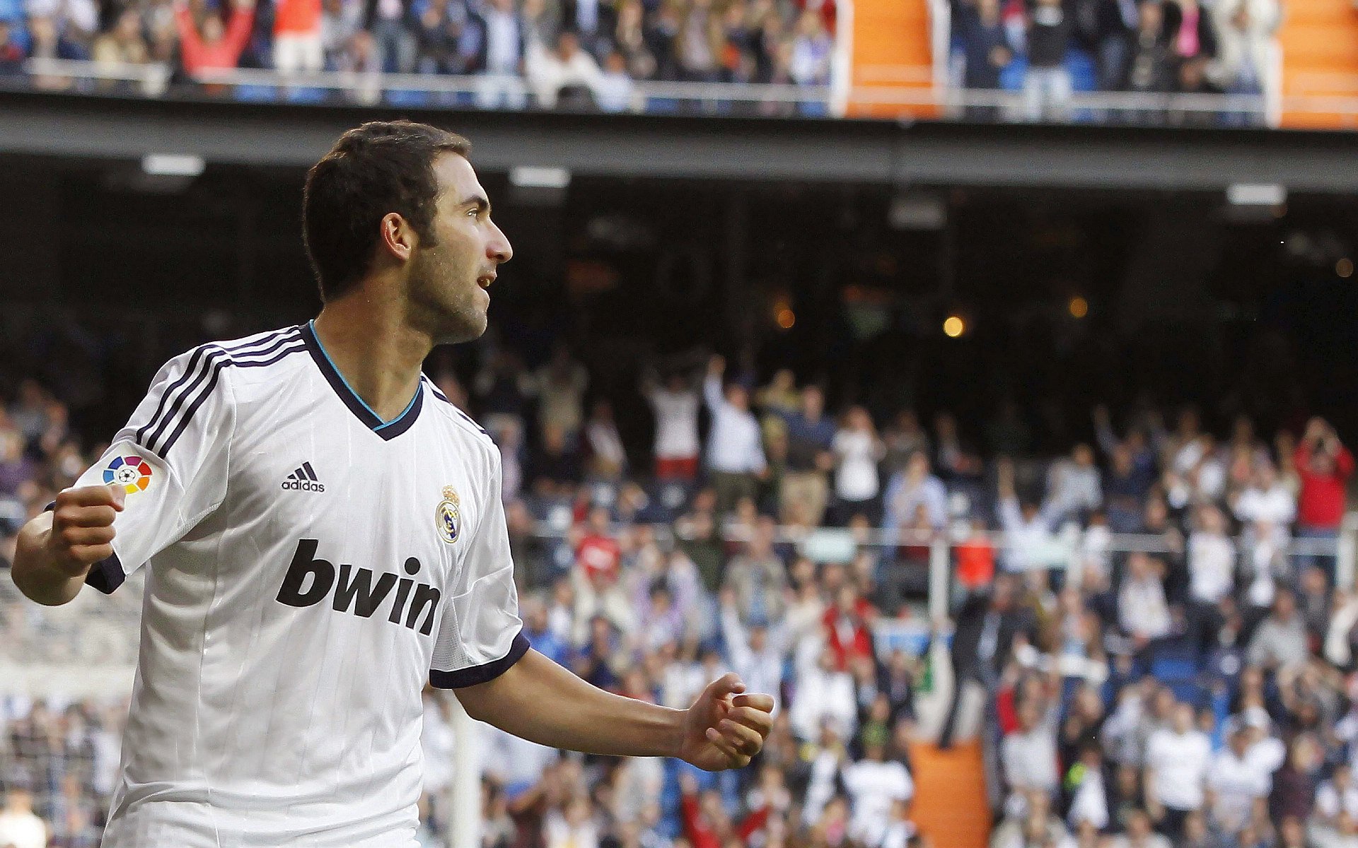 火箭新援首秀表现亮眼迅速融入体系，火箭新人