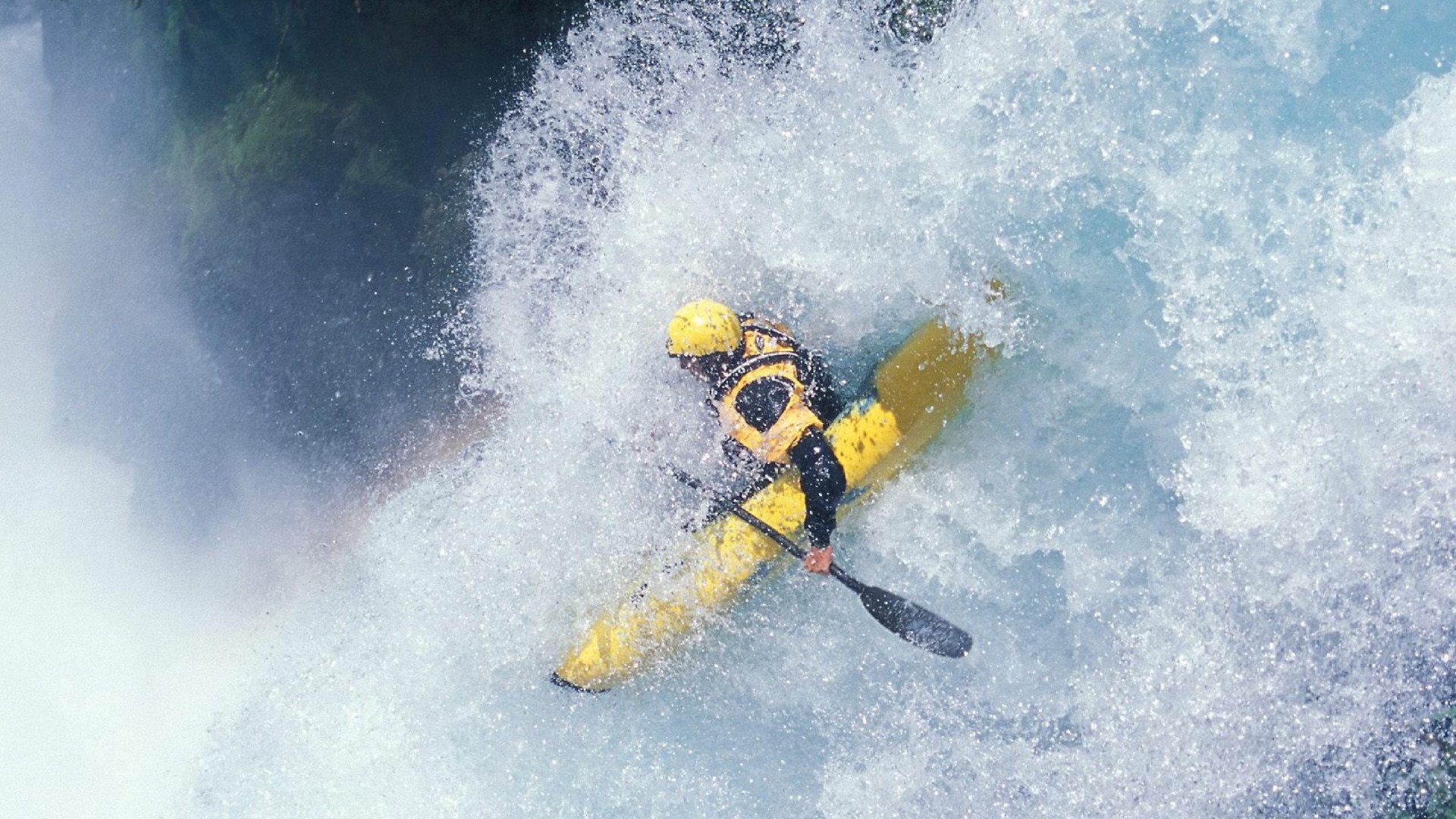 球队视频资料库升级球员可以随时回顾比赛提高学习效率，球队数据